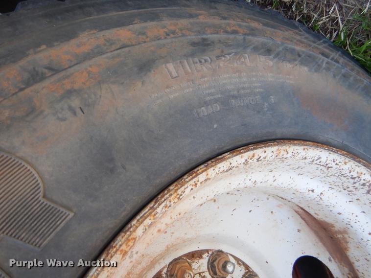 image for item EI9010 1997 Clement end dump trailer