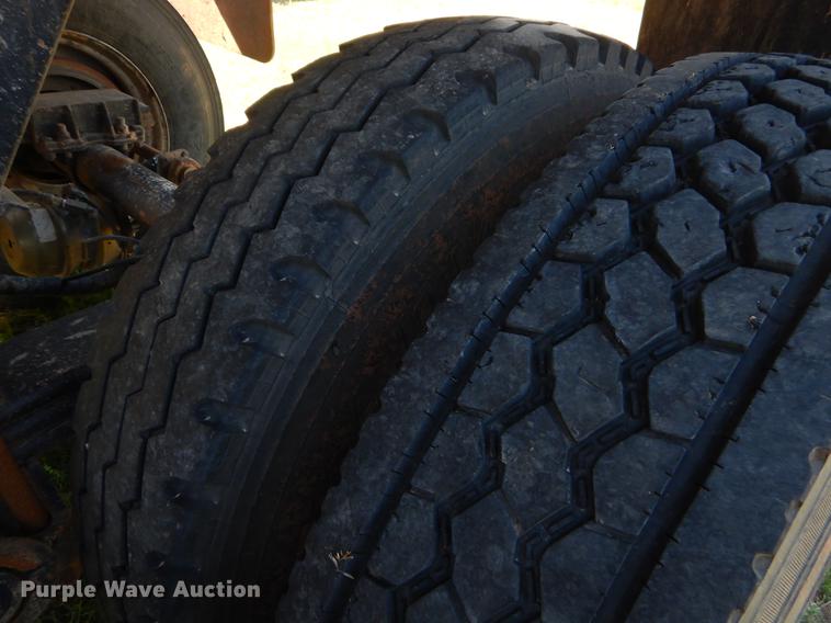 image for item EI9010 1997 Clement end dump trailer