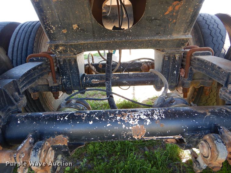 image for item EI9010 1997 Clement end dump trailer