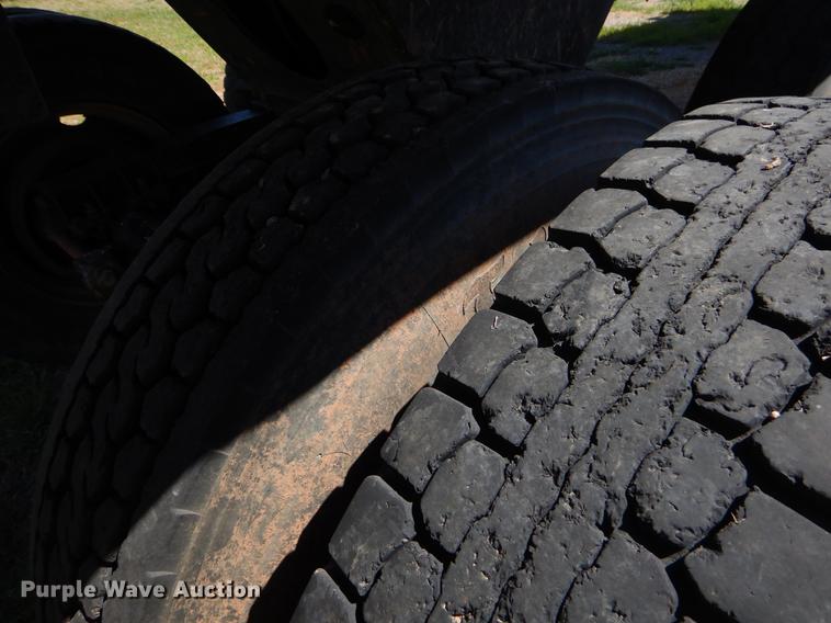 image for item EI9010 1997 Clement end dump trailer