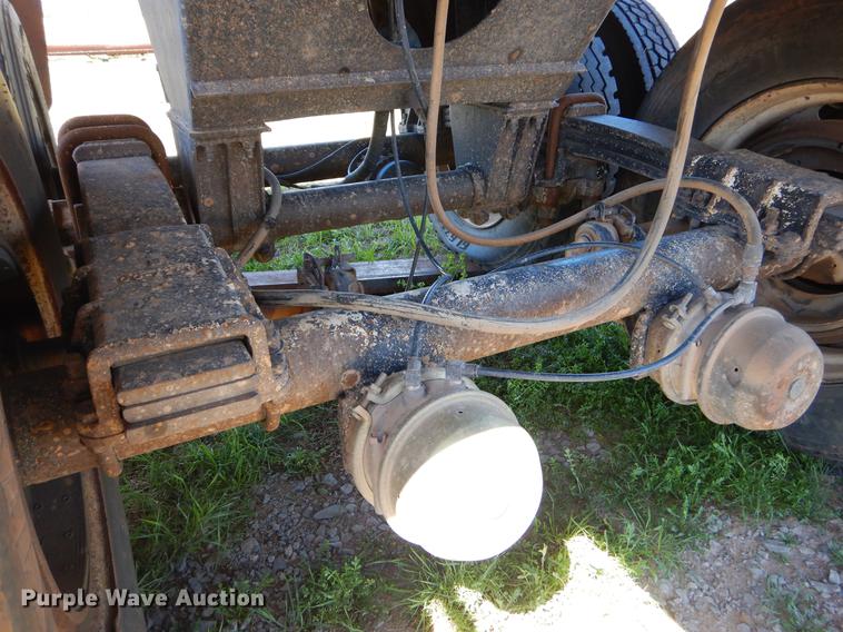 image for item EI9010 1997 Clement end dump trailer