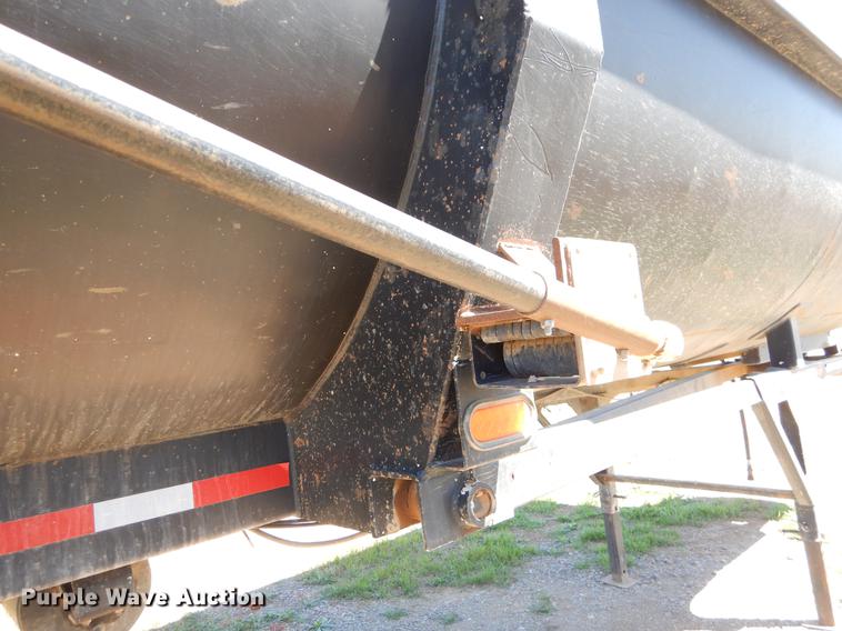 image for item EI9010 1997 Clement end dump trailer