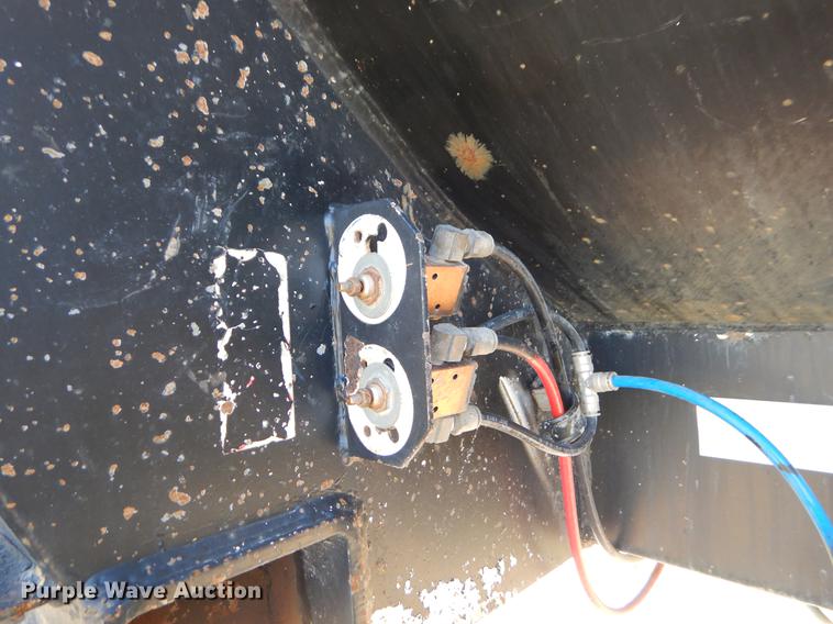 image for item EI9010 1997 Clement end dump trailer