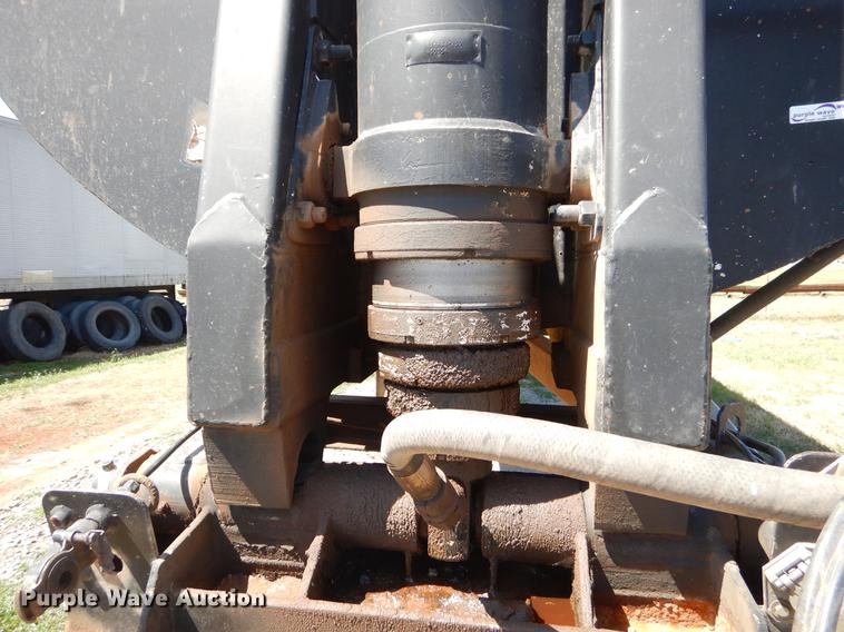 image for item EI9010 1997 Clement end dump trailer