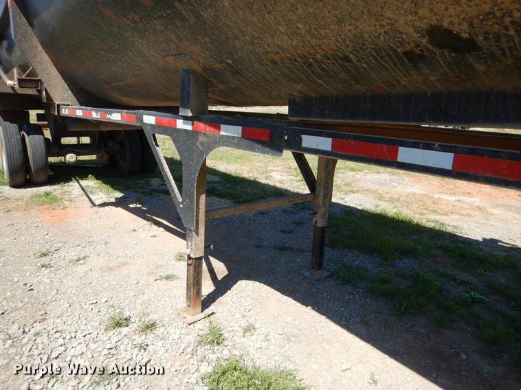 image for item EI9010 1997 Clement end dump trailer