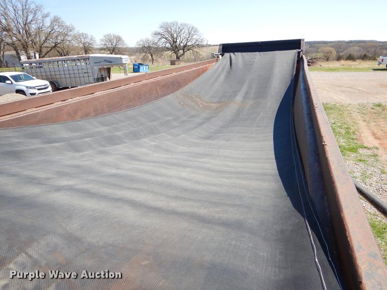 image for item EI9010 1997 Clement end dump trailer