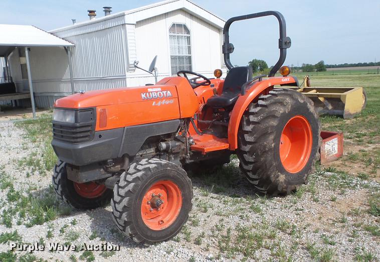 image for item BI9560 Kubota L4400 tractor