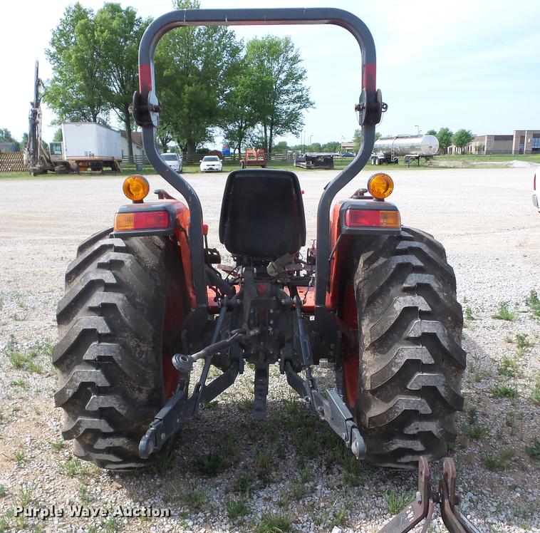 image for item BI9560 Kubota L4400 tractor