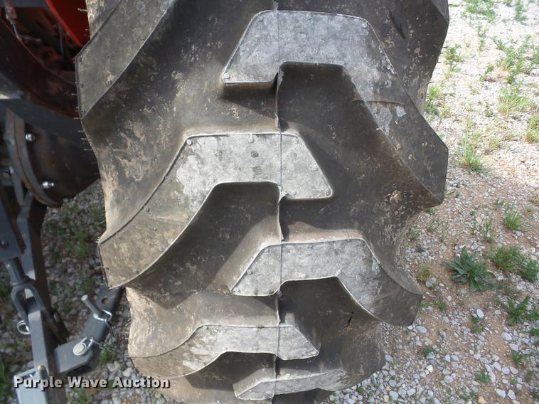 image for item BI9560 Kubota L4400 tractor