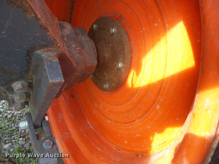 image for item BI9560 Kubota L4400 tractor