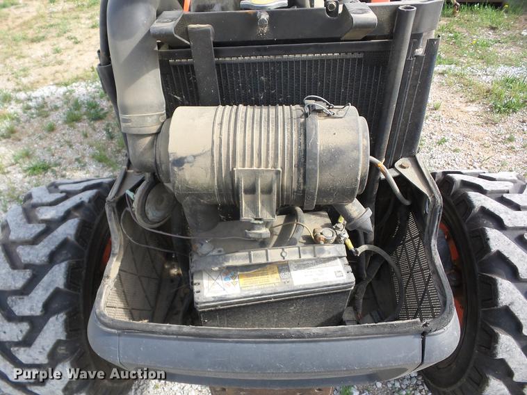 image for item BI9560 Kubota L4400 tractor