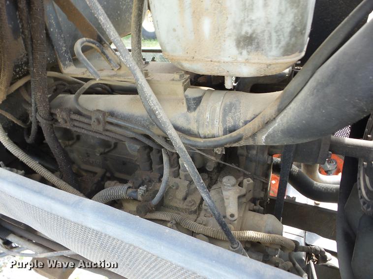 image for item BI9560 Kubota L4400 tractor