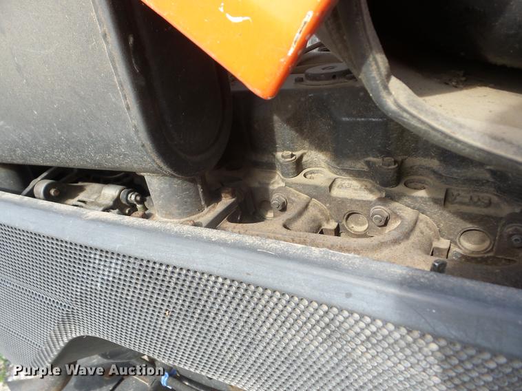 image for item BI9560 Kubota L4400 tractor