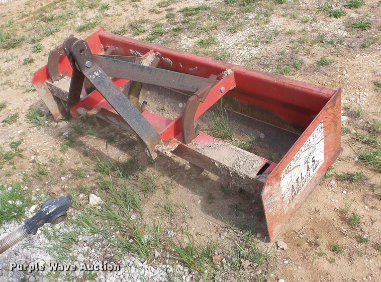 image for item BI9560 Kubota L4400 tractor