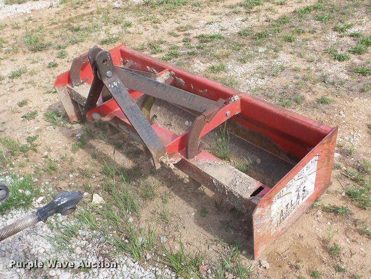 image for item BI9560 Kubota L4400 tractor