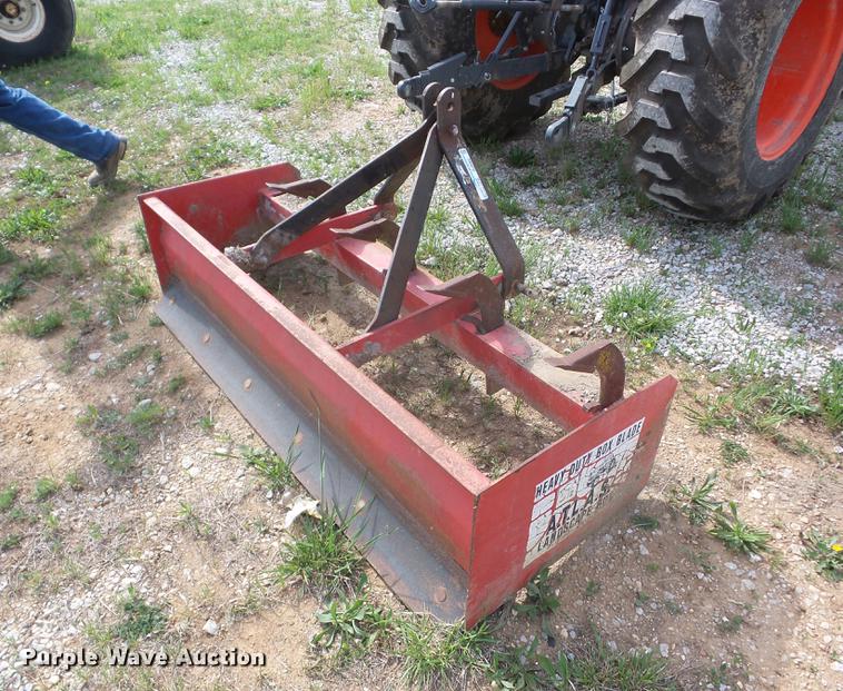 image for item BI9560 Kubota L4400 tractor