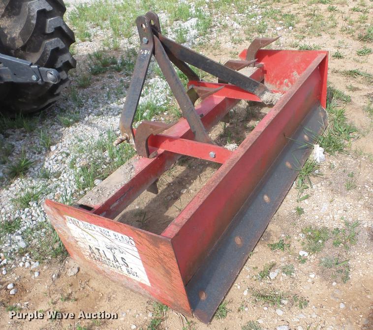 image for item BI9560 Kubota L4400 tractor