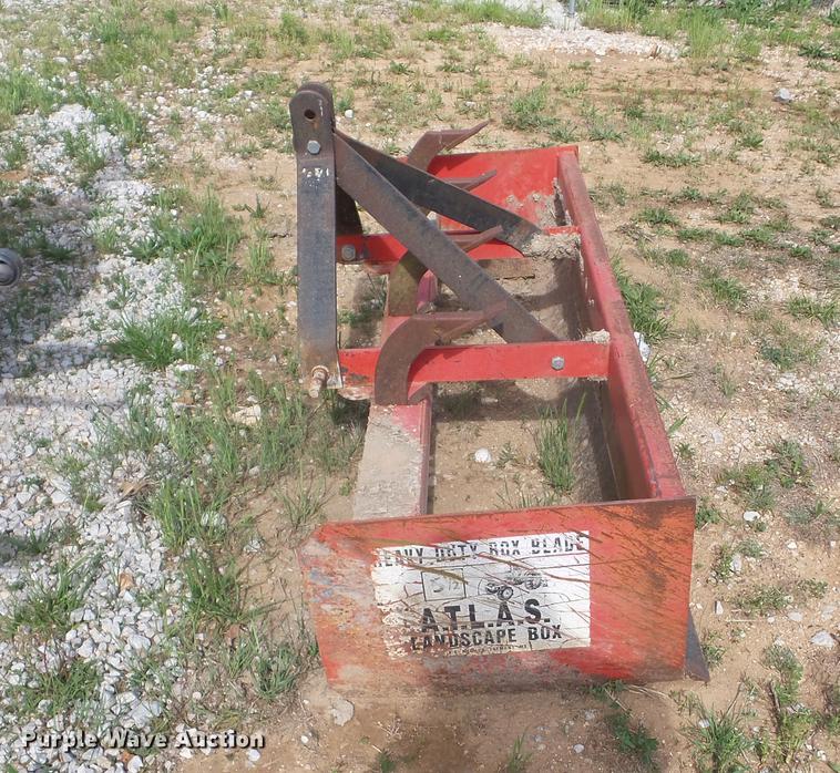 image for item BI9560 Kubota L4400 tractor