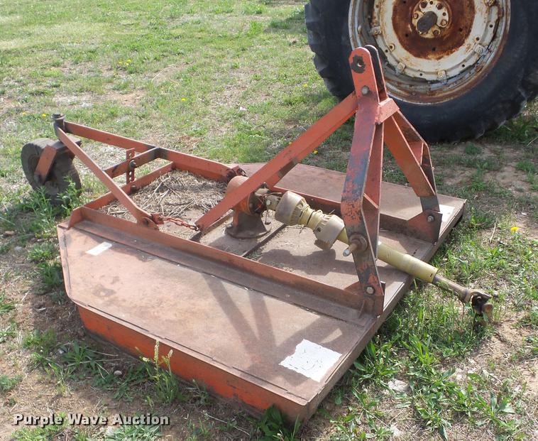 image for item BI9560 Kubota L4400 tractor