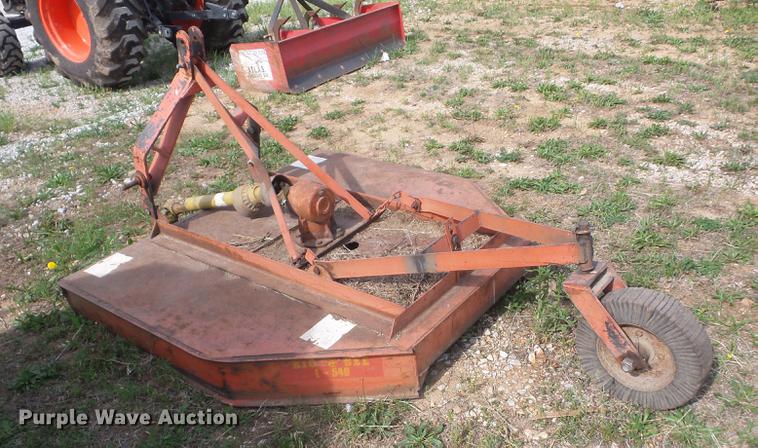 image for item BI9560 Kubota L4400 tractor