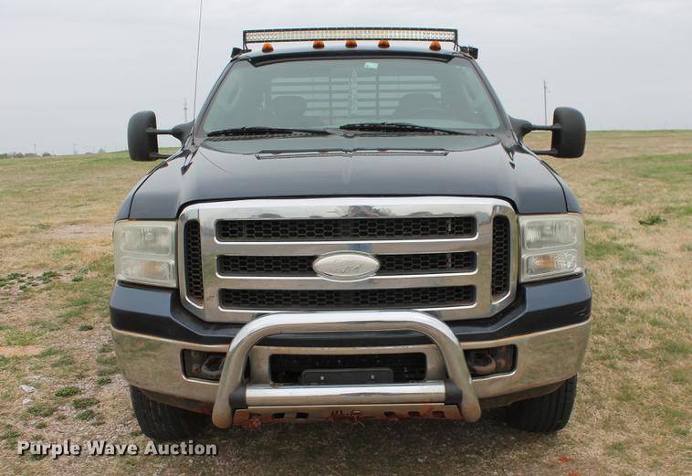 image for item DB5195 2005 Ford F350 Super Duty XLT SuperCab pickup truck