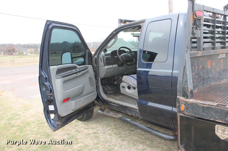 image for item DB5195 2005 Ford F350 Super Duty XLT SuperCab pickup truck