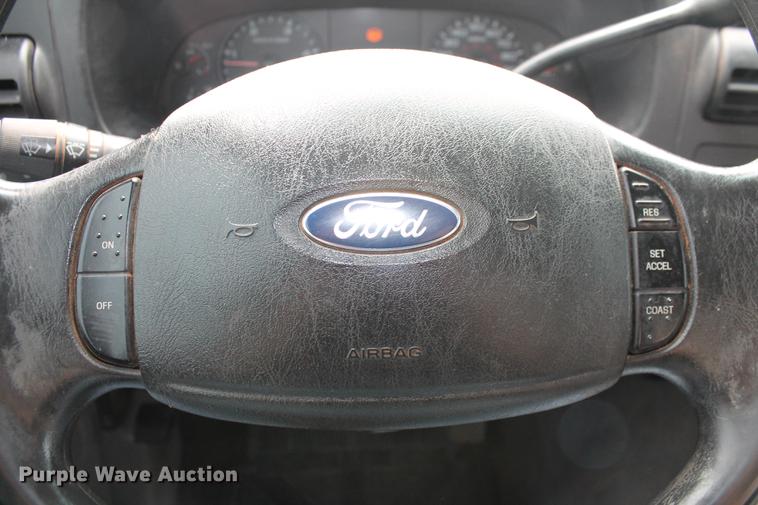 image for item DB5195 2005 Ford F350 Super Duty XLT SuperCab pickup truck