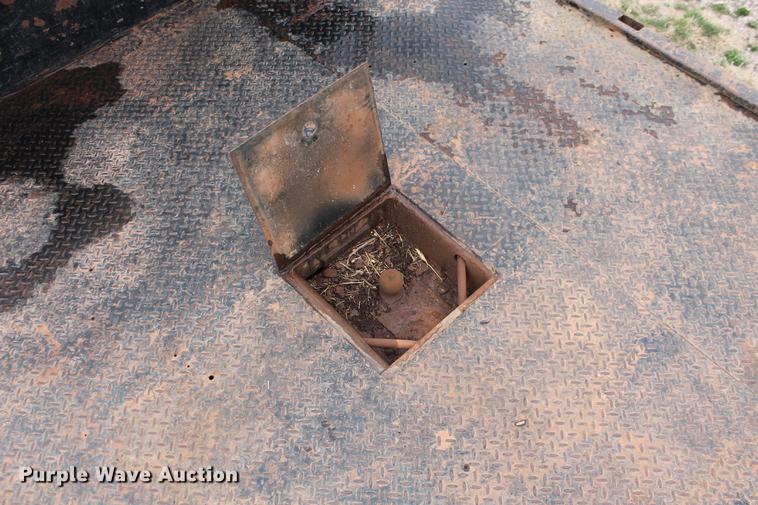 image for item DB5195 2005 Ford F350 Super Duty XLT SuperCab pickup truck