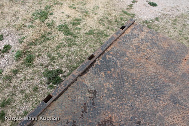 image for item DB5195 2005 Ford F350 Super Duty XLT SuperCab pickup truck