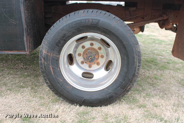 image for item DB5195 2005 Ford F350 Super Duty XLT SuperCab pickup truck