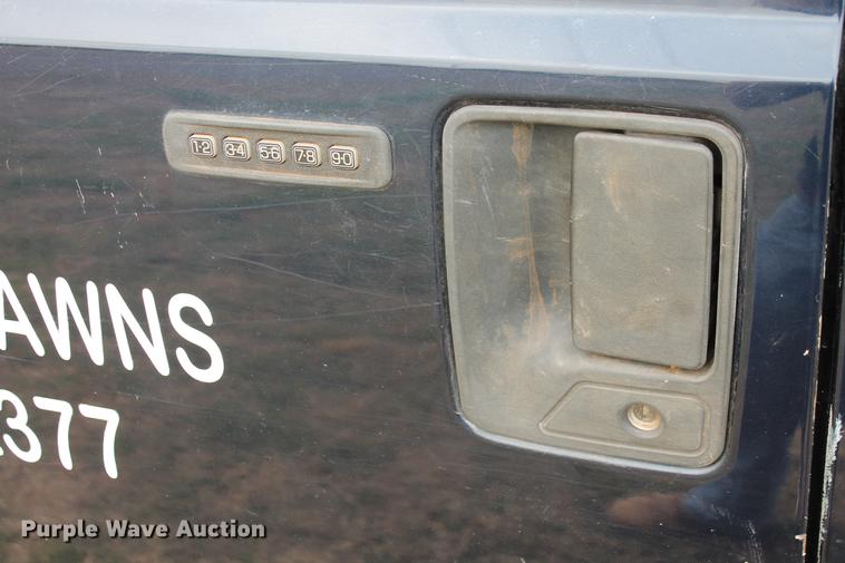 image for item DB5195 2005 Ford F350 Super Duty XLT SuperCab pickup truck