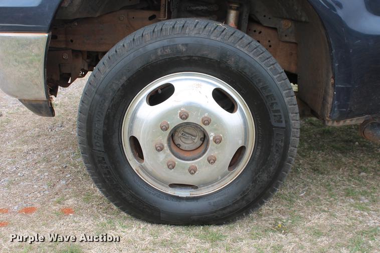 image for item DB5195 2005 Ford F350 Super Duty XLT SuperCab pickup truck