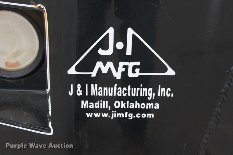 image for item DB5212 2007 Chevrolet Silverado 2500HD Crew Cab flatbed pickup truck