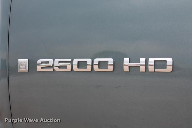 image for item DB5212 2007 Chevrolet Silverado 2500HD Crew Cab flatbed pickup truck