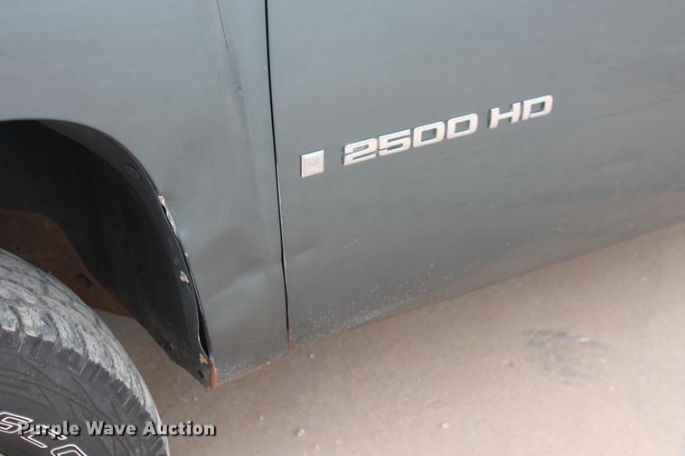 image for item DB5212 2007 Chevrolet Silverado 2500HD Crew Cab flatbed pickup truck