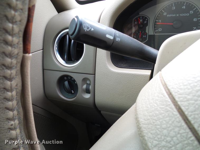 image for item DB5221 2007 Ford F150 XLT SuperCrew pickup truck