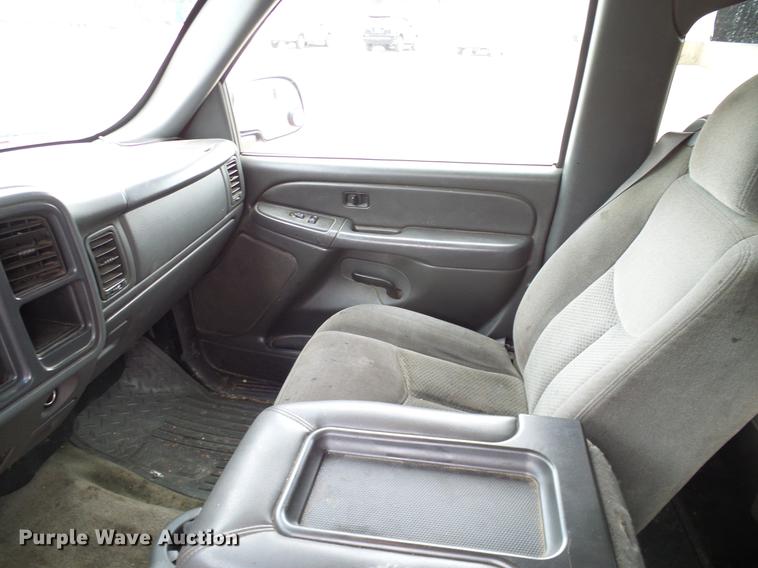 image for item DB5223 2006 Chevrolet Silverado 1500 LT Crew Cab pickup truck