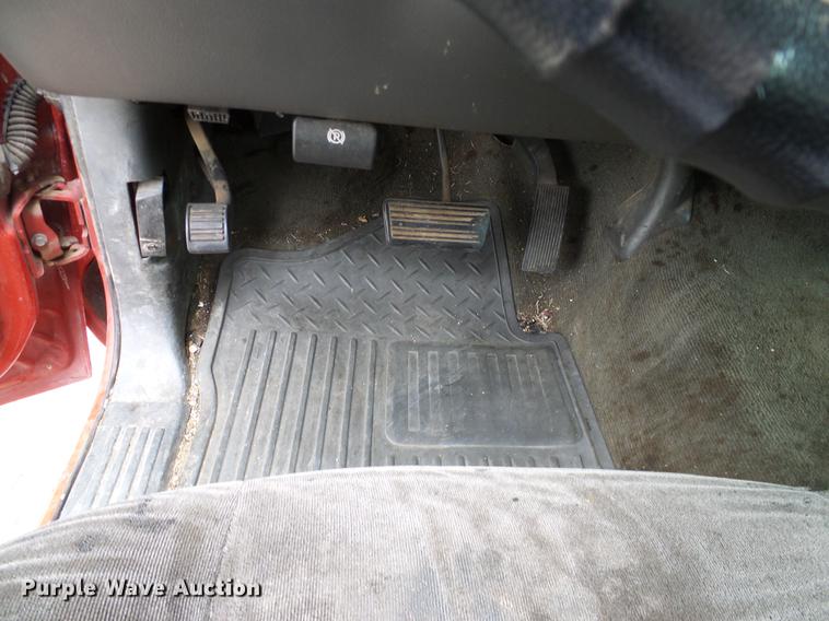 image for item DB5223 2006 Chevrolet Silverado 1500 LT Crew Cab pickup truck