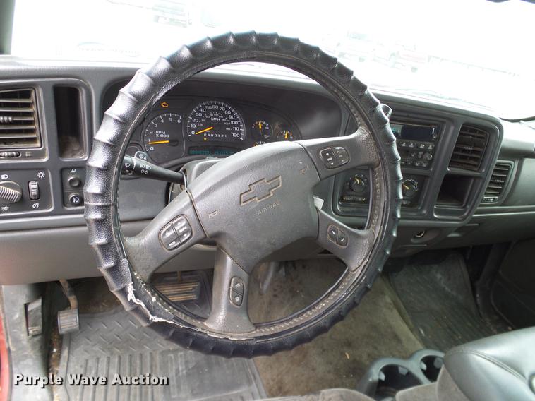 image for item DB5223 2006 Chevrolet Silverado 1500 LT Crew Cab pickup truck