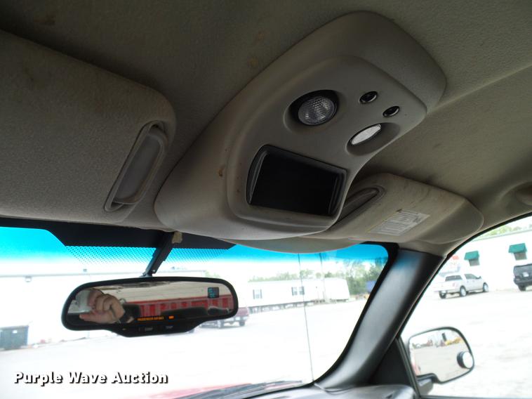 image for item DB5223 2006 Chevrolet Silverado 1500 LT Crew Cab pickup truck