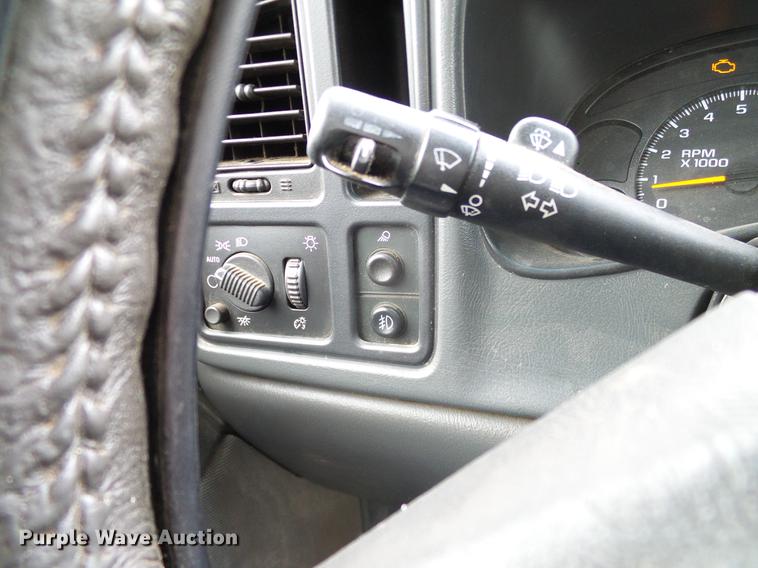 image for item DB5223 2006 Chevrolet Silverado 1500 LT Crew Cab pickup truck