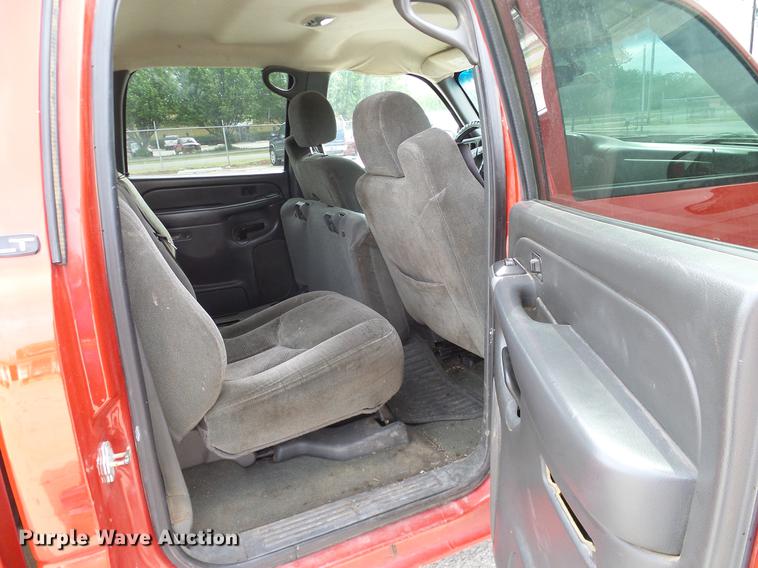 image for item DB5223 2006 Chevrolet Silverado 1500 LT Crew Cab pickup truck