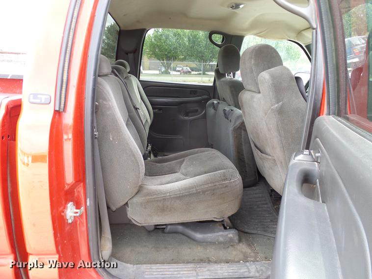 image for item DB5223 2006 Chevrolet Silverado 1500 LT Crew Cab pickup truck