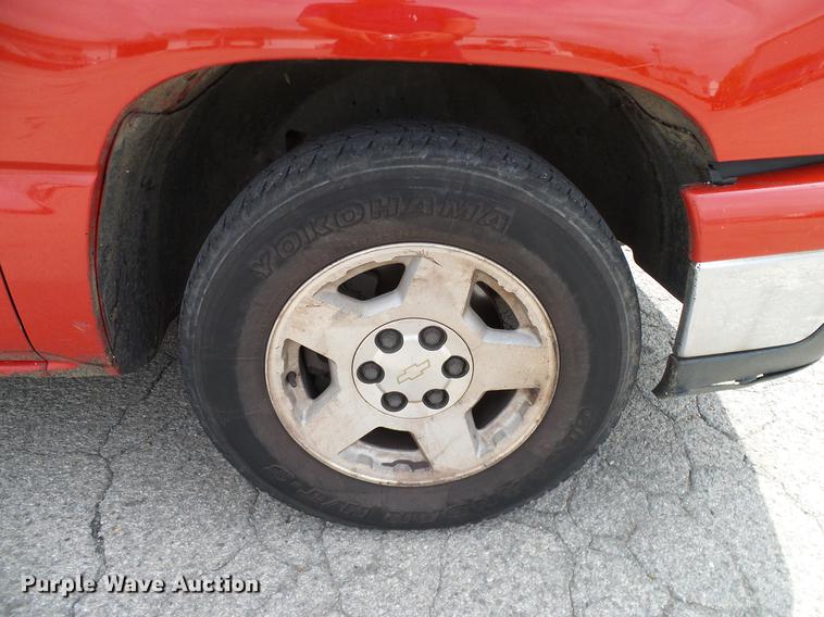 image for item DB5223 2006 Chevrolet Silverado 1500 LT Crew Cab pickup truck