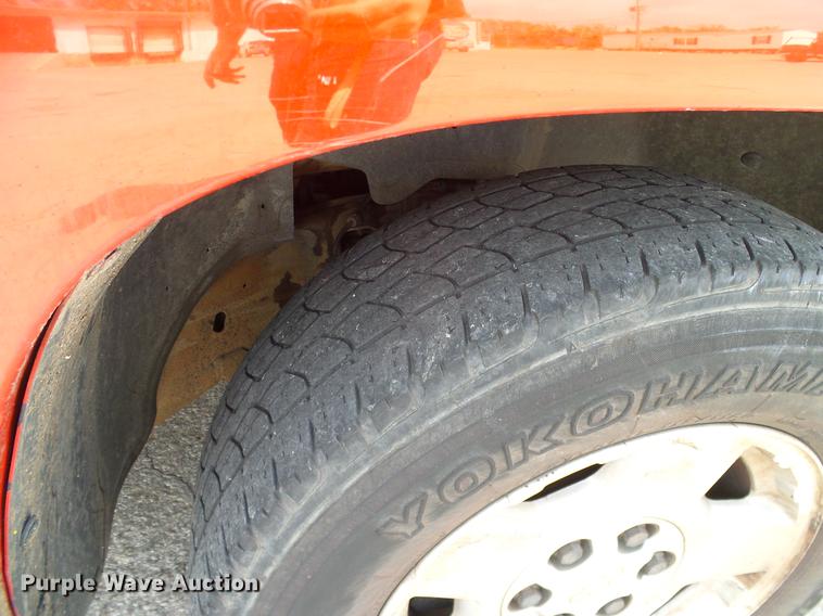 image for item DB5223 2006 Chevrolet Silverado 1500 LT Crew Cab pickup truck