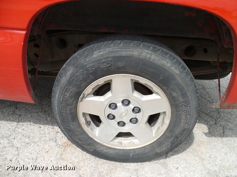 image for item DB5223 2006 Chevrolet Silverado 1500 LT Crew Cab pickup truck