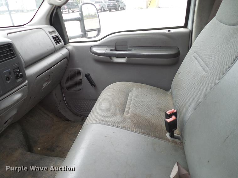 image for item DB5229 2001 Ford F450 Super Duty XL flatbed truck