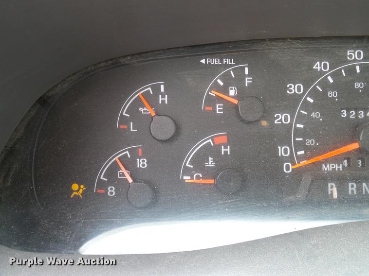 image for item DB5229 2001 Ford F450 Super Duty XL flatbed truck