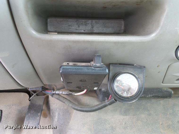 image for item DB5229 2001 Ford F450 Super Duty XL flatbed truck