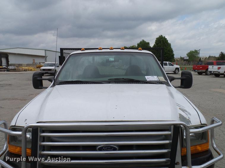image for item DB5229 2001 Ford F450 Super Duty XL flatbed truck
